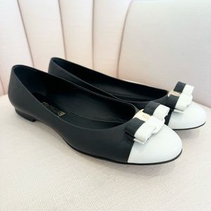 Ferragamo black and white flats - size 7 1/2 M - excellent condition